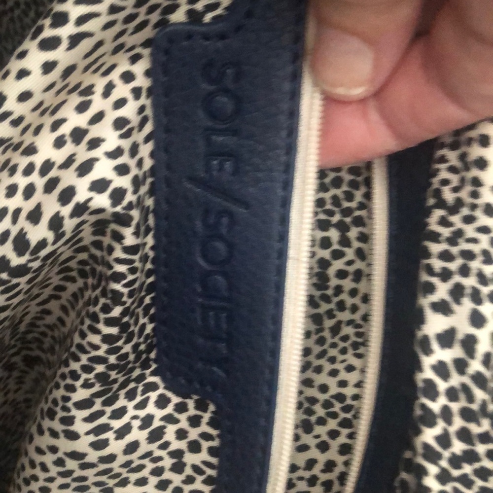 Carry all soft pebble pleather faux suede?? (Maybe - Picture 6 of 8